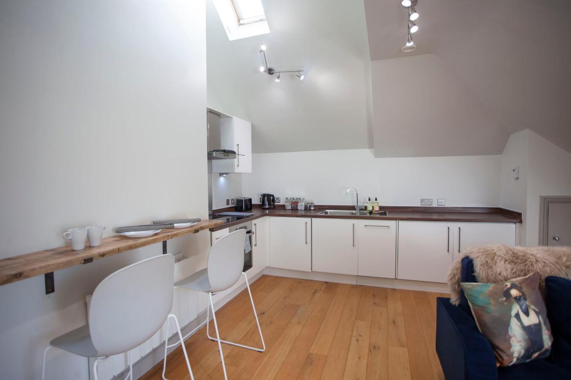 Higgihaus Cabot Mews #40 Sunday - Friday Location *