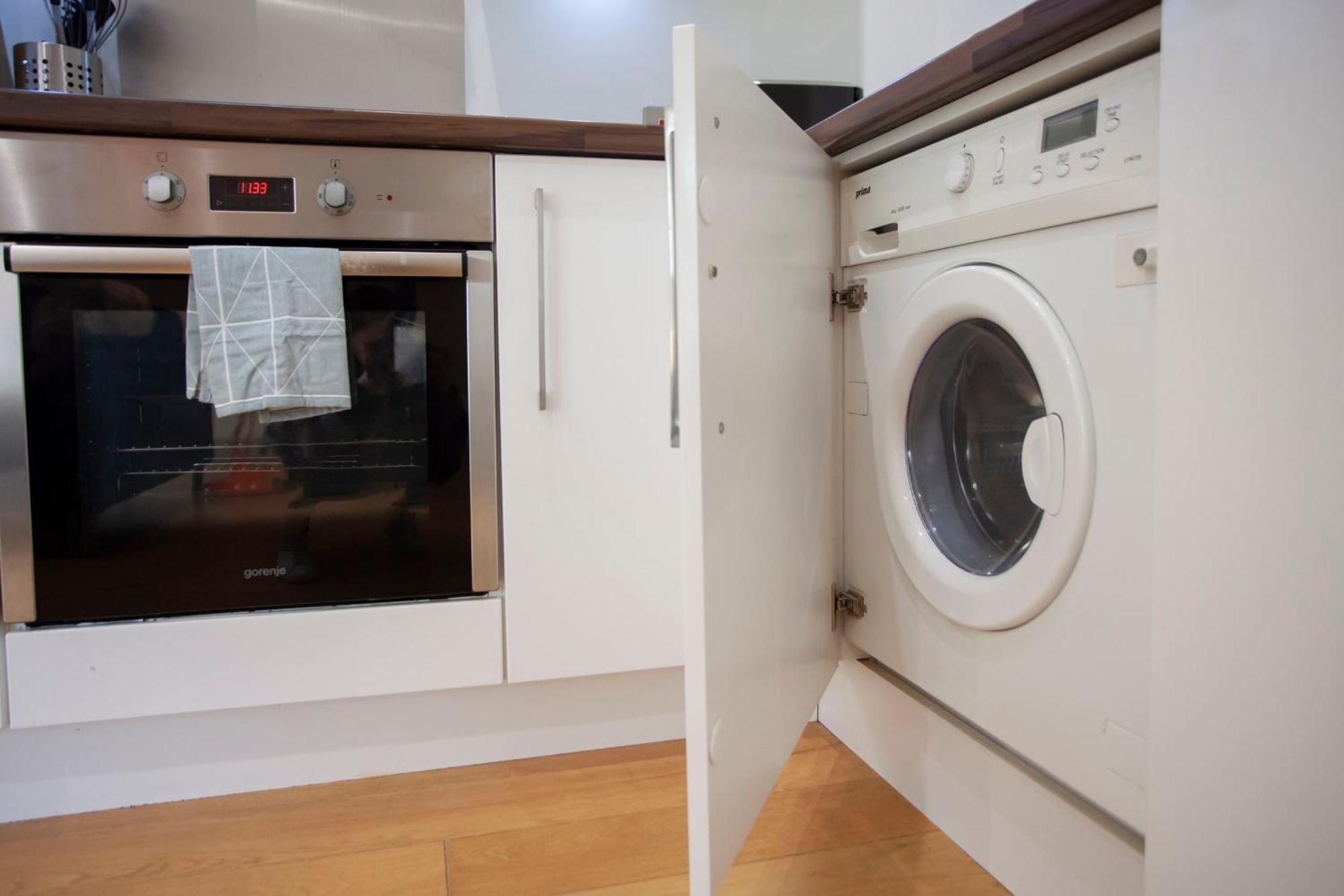 Higgihaus Cabot Mews #40 Sunday - Friday Location Apartment Bristol